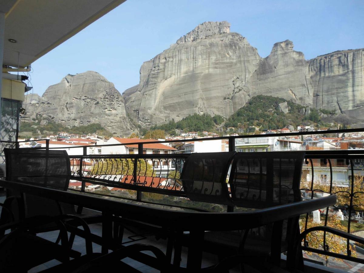 Meteora Panorama At The City Center กาลัมปากา ภายนอก รูปภาพ