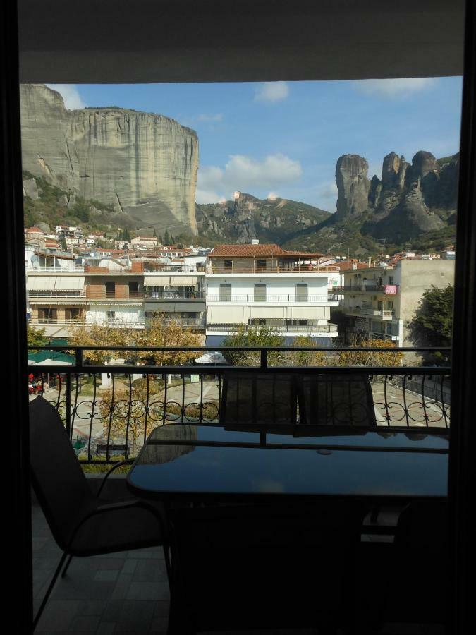 Meteora Panorama At The City Center กาลัมปากา ภายนอก รูปภาพ