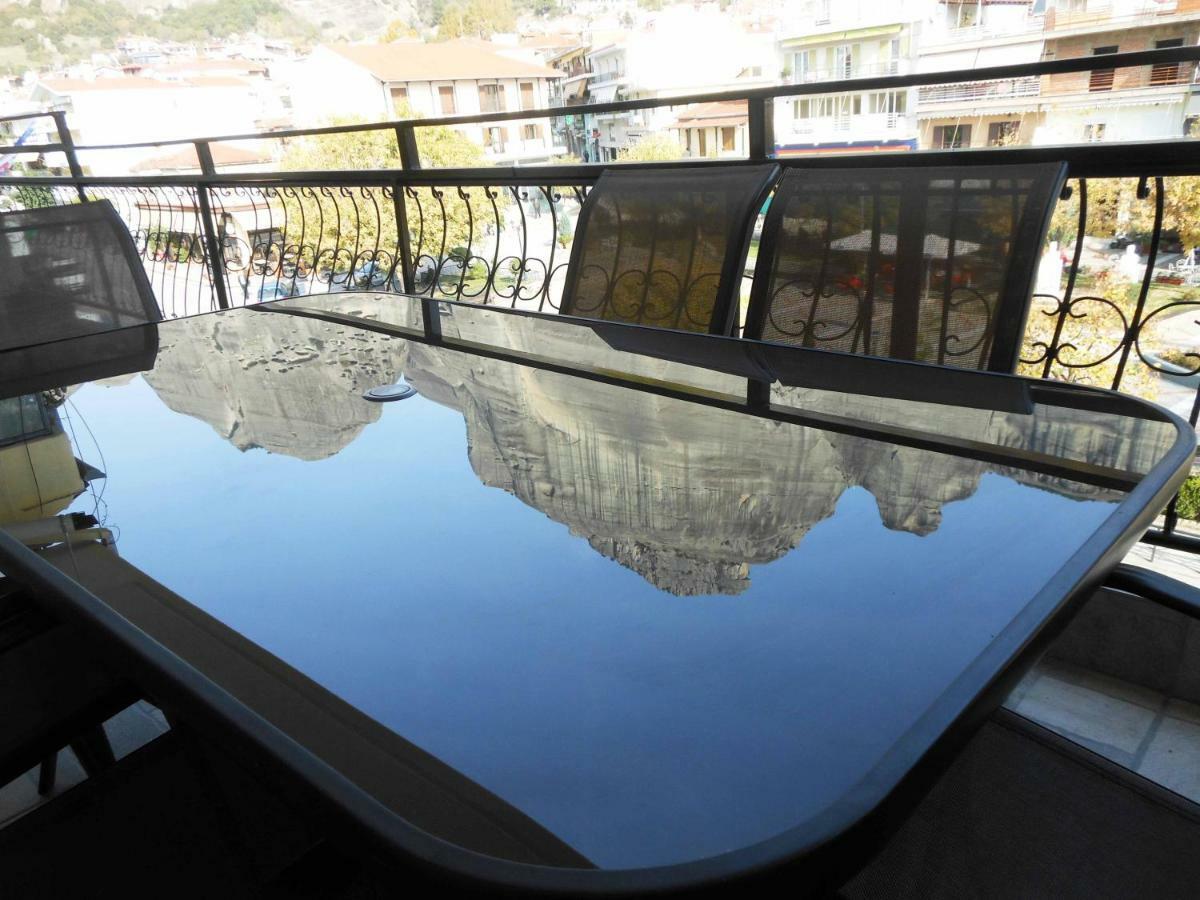 Meteora Panorama At The City Center กาลัมปากา ภายนอก รูปภาพ